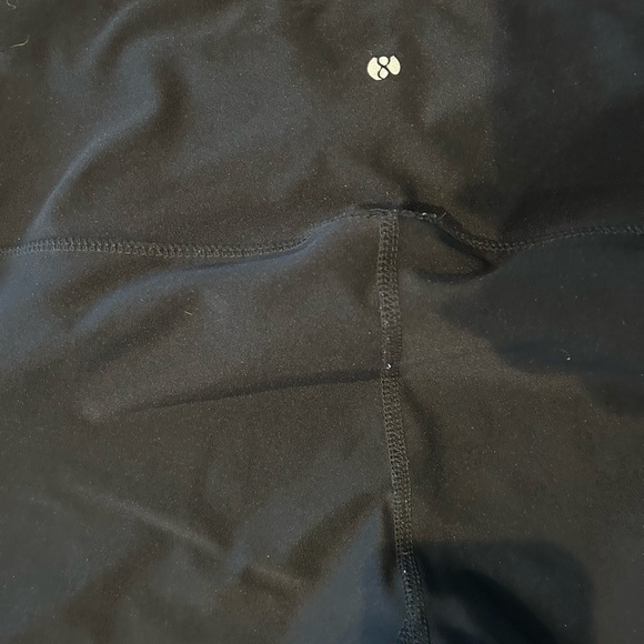 Women’s Crop Leggings with mesh bottom Size M - Picture 3 of 4